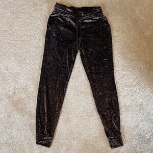Lululemon Athletica Crushed Velvet/Velour Joggers in Rich Brown